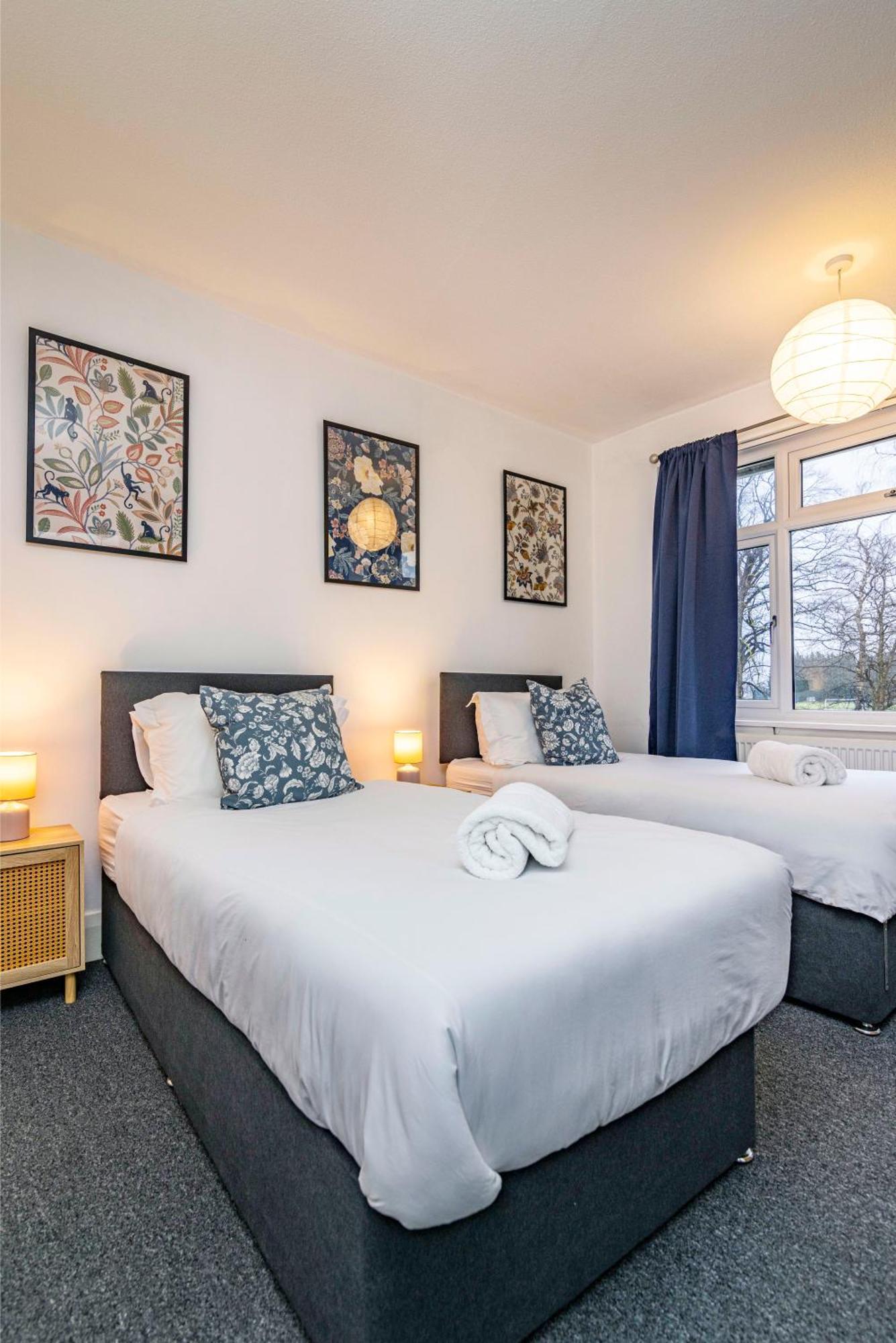 Holiday home View-off-street Parking-sleeps 8-fast Wifi Nottingham