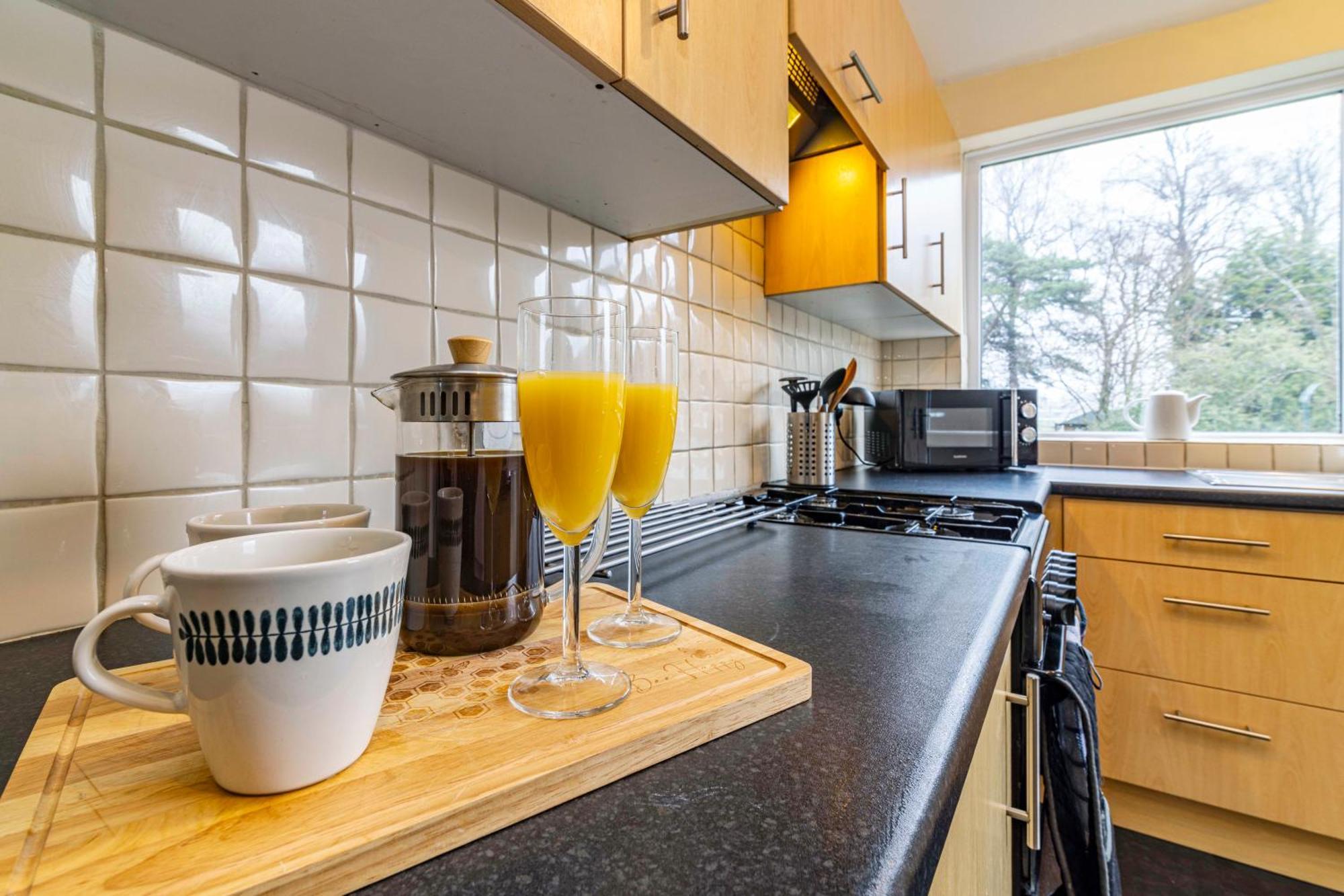 Holiday home View-off-street Parking-sleeps 8-fast Wifi Nottingham